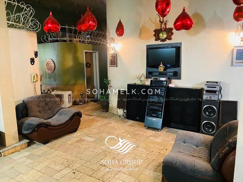 فروش باغ ویلای فاخر با درختان قدیمی در ملارد ویلای جنوبی