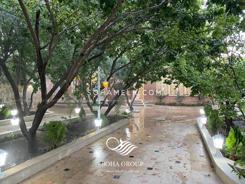 فروش باغ ویلای لوکس و زیبا در دهکده ویلای کردزار شهریار