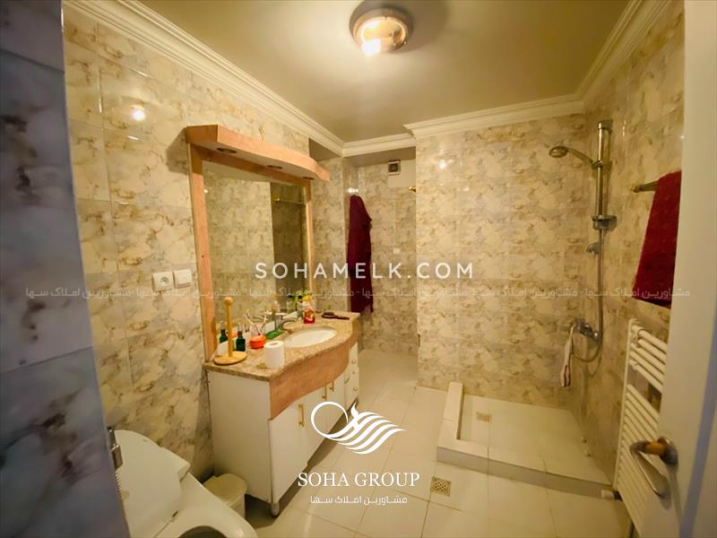 فروش باغ ویلای با اصالت با درختان کهن در محمدشهر کرج 