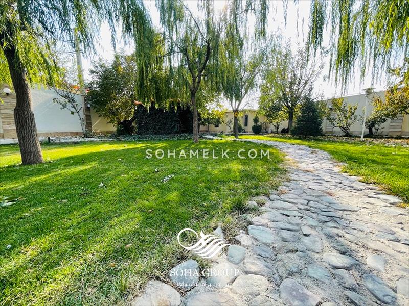 2700 متر باغ ویلا با محوطه بسیار دلنشین در فردوسیه شهریار 