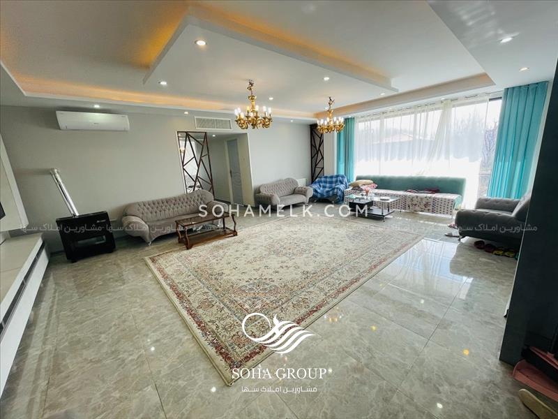 2200 متر باغ ویلا ی لوکس در  دهکده ویلای کردزار شهریار 