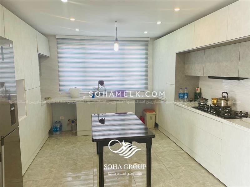 2200 متر باغ ویلا ی لوکس در  دهکده ویلای کردزار شهریار 