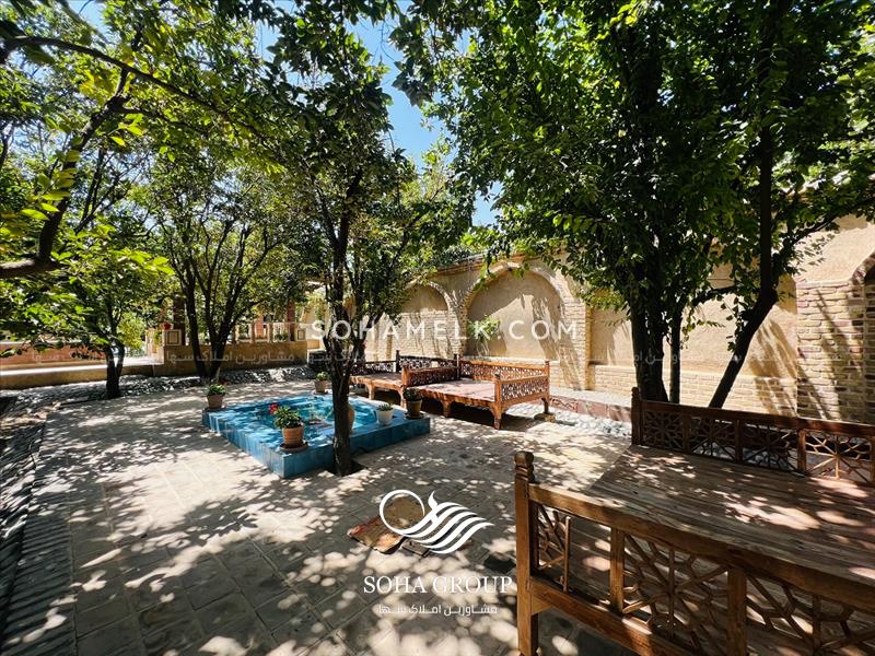 1100متر باغ ویلا سنتی و زیبا در وحیدیه شهریار