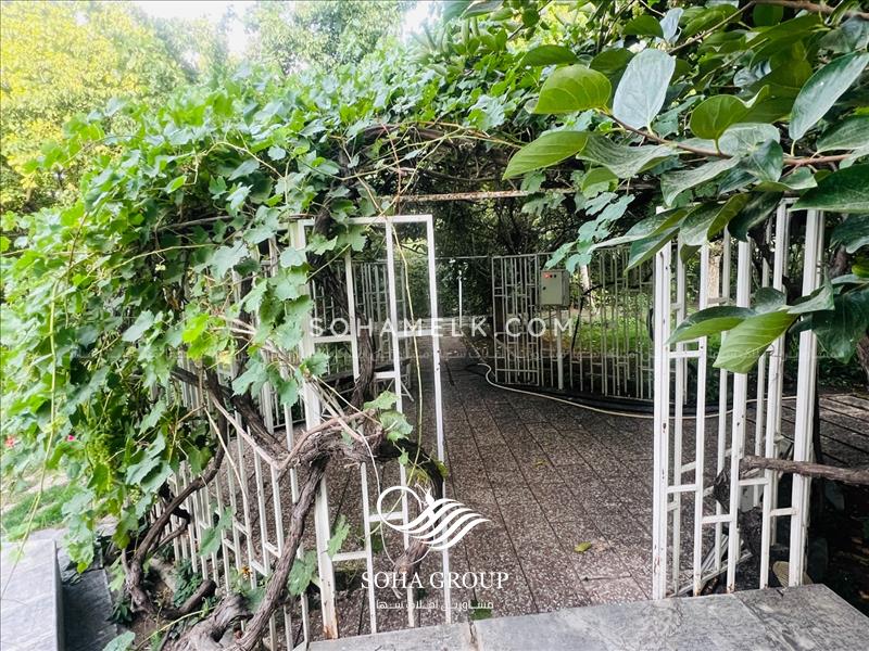 1280 متر باغ ویلا سرسبز و دیدنی در دهکده فردیس کرج