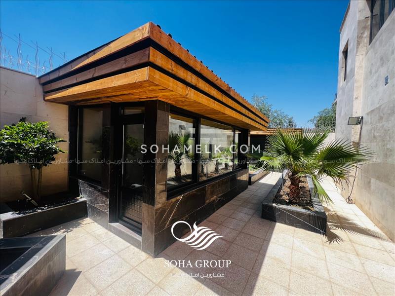 1800 متر باغ ویلا مدرن ولاکچری داخل شهرک ویلایی در صفادشت