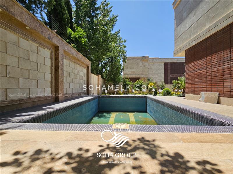 900 متر باغ ویلای لوکس در بهترین لوکیشن فردیس کرج