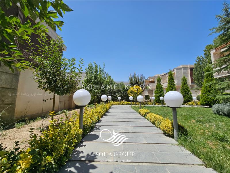 900 متر باغ ویلای لوکس در بهترین لوکیشن فردیس کرج