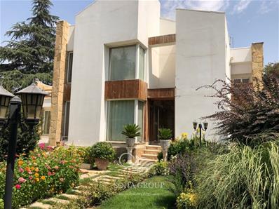 باغ ویلای زیبا در دهکده خانه 1200 متری