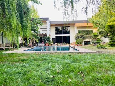 1000 متر باغ ویلا ی تریبلکس داخل شهرک ویلایی واقع در صفادشت 