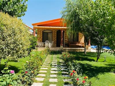 فروش باغ ویلای نقلی داخل شهرک ویلای واقع در صفادشت 