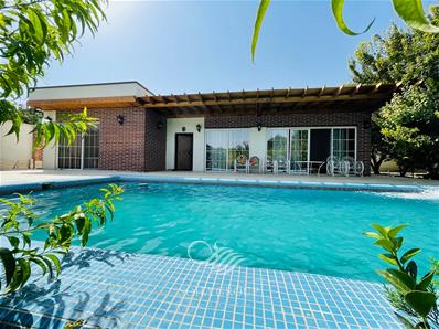 فروش باغ ویلای  لوکس و 1000 متری در دهکده ویلایی کردزار شهریار 