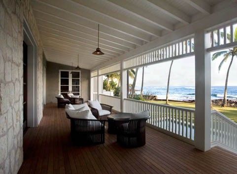 چیدمان تراس در باغ ویلا