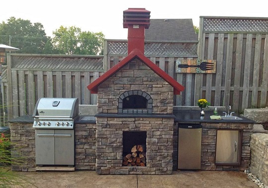 ساخت باربیکیو در باغ ویلا