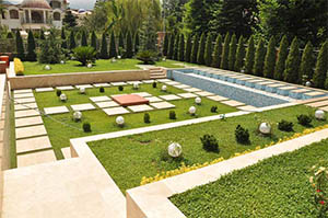 تأثیر مسیرهای ورودی بر طراحی محوطه باغ ویلا